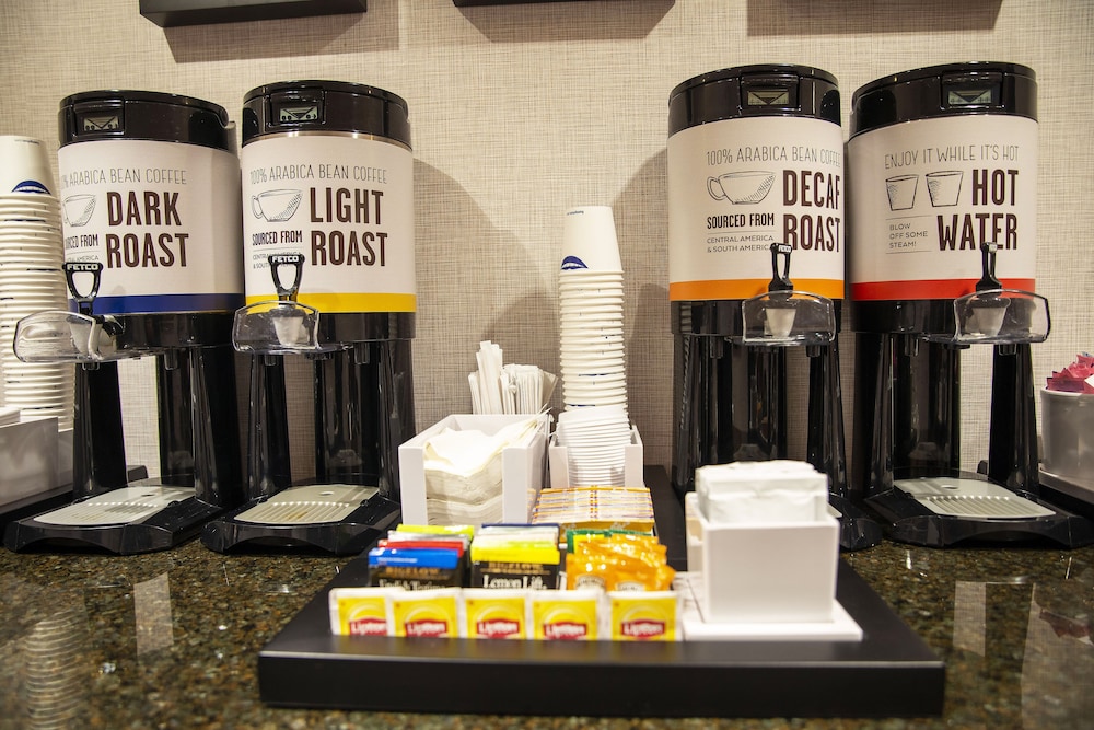 Hampton Inn & Suites Jacksonville - photo 50