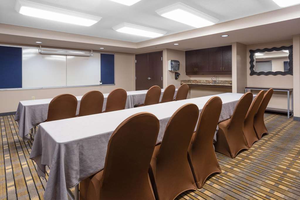 AmericInn by Wyndham Madison South - photo 24