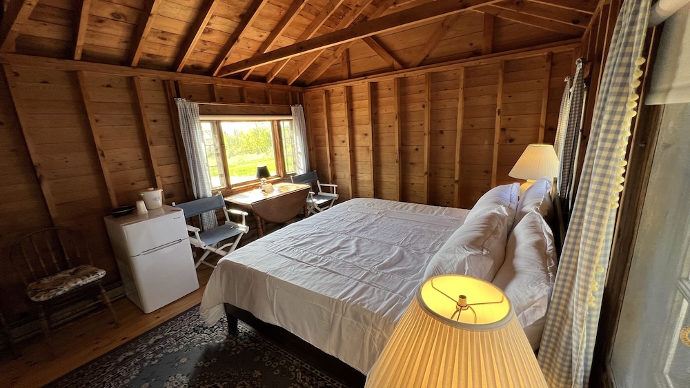 The High Tide Inn - photo 13