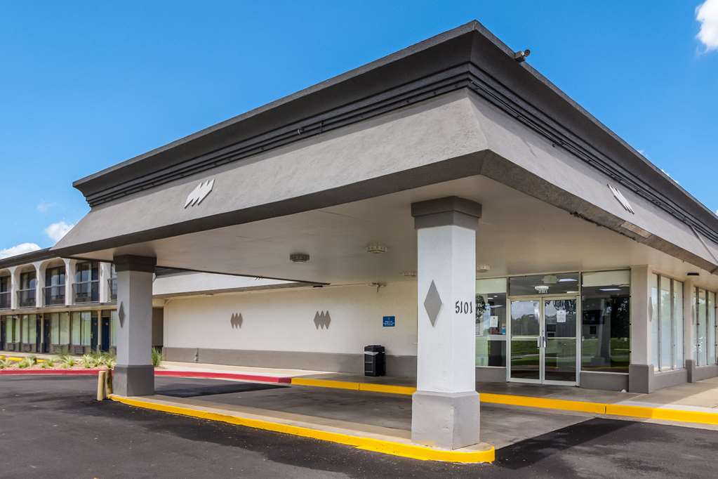 Motel 6 Groves TX - photo 5