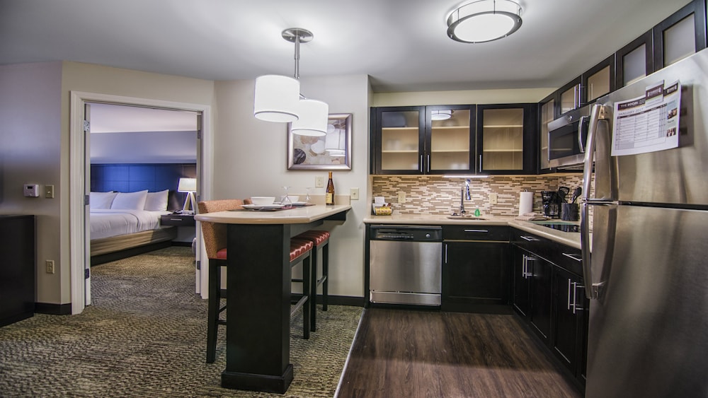 Staybridge Suites Marquette by IHG - photo 6