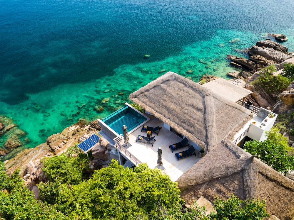 Cape Shark Villas — 4-Star Luxury Hotel in Koh Tao, Thailand
