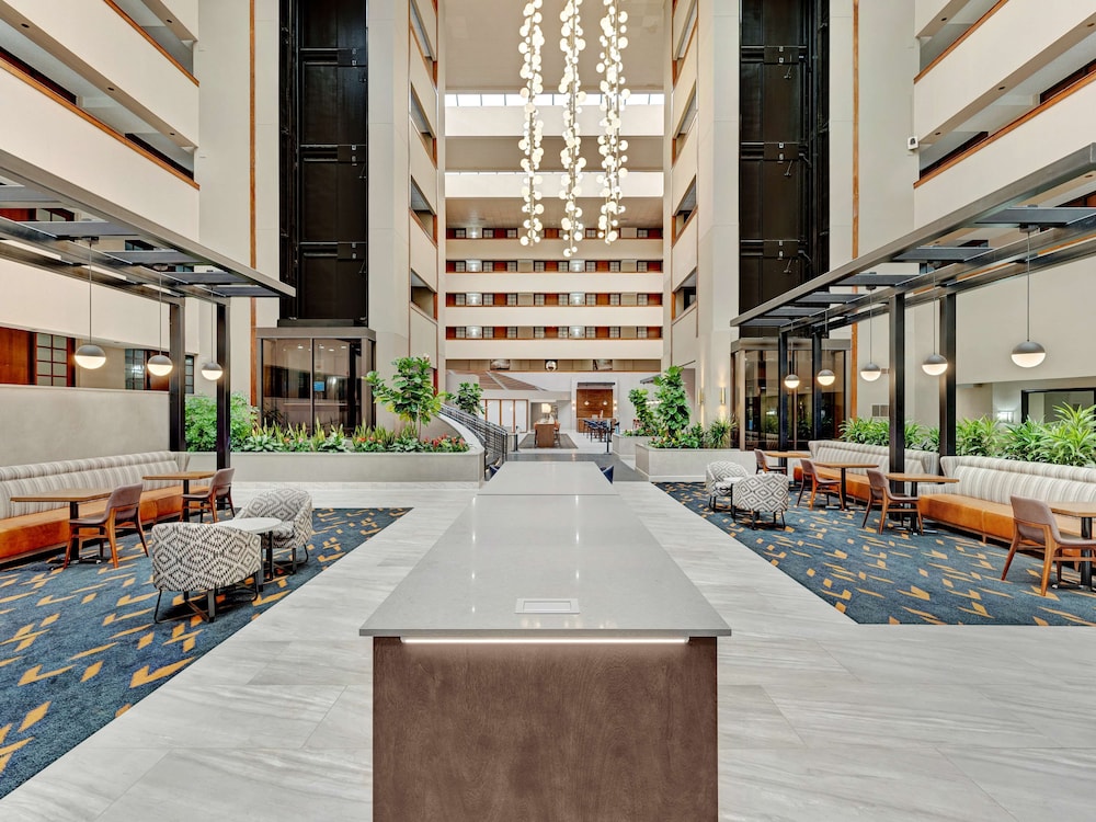 Embassy Suites by Hilton Oklahoma City Will Rogers Airport - photo 2