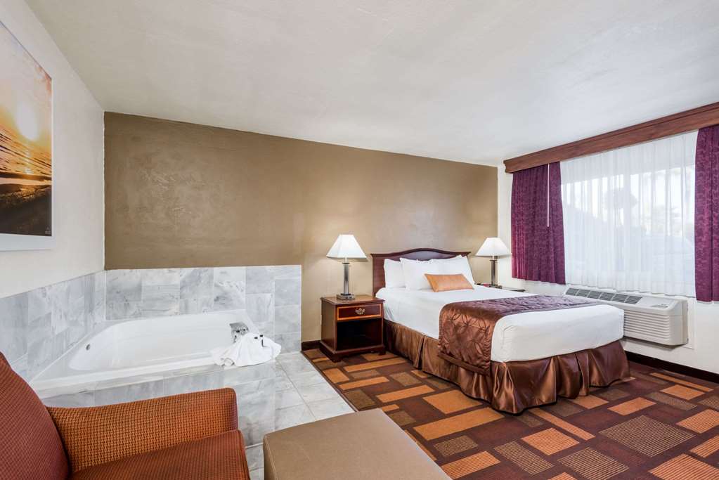 Days Inn & Suites by Wyndham Lodi - photo 11