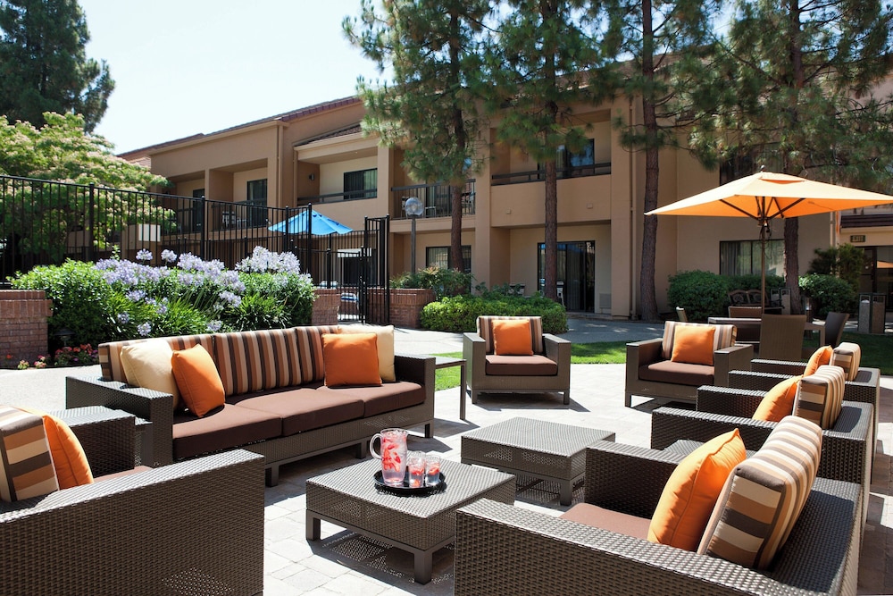 Courtyard by Marriott Pleasanton - photo 32