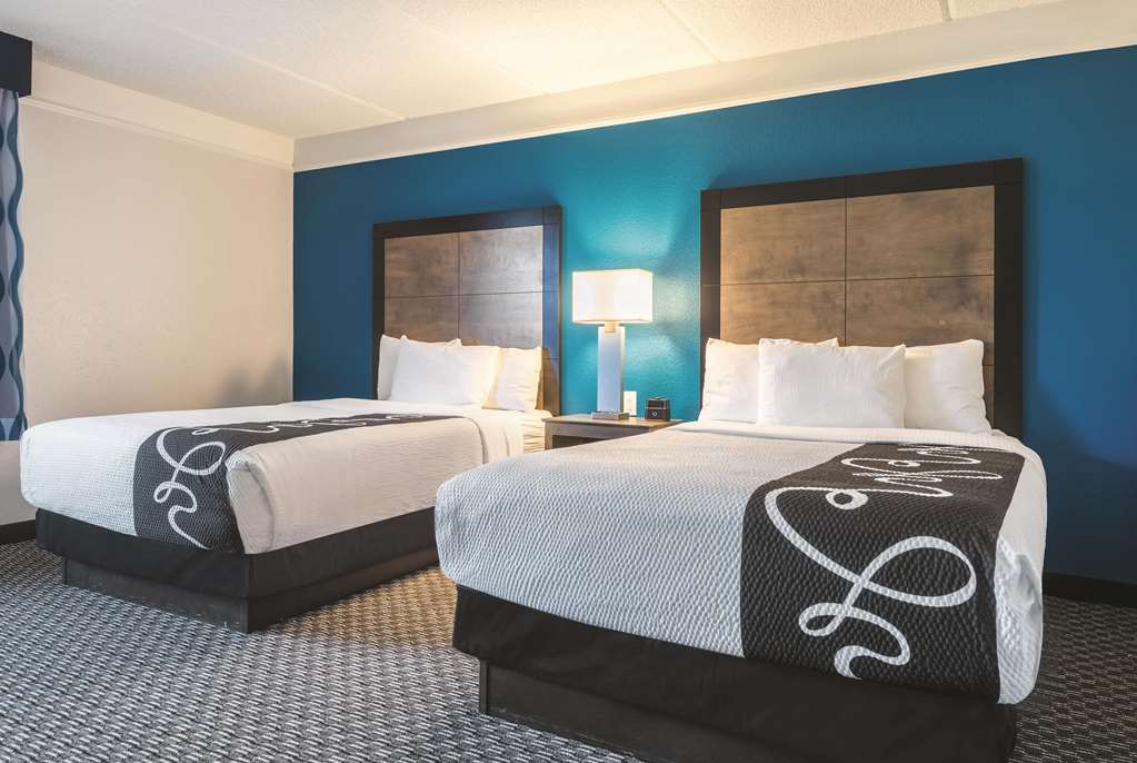 La Quinta Inn & Suites by Wyndham Orlando Lake Mary - photo 20