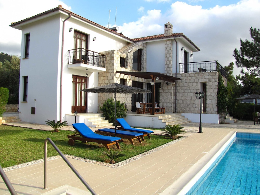 Webooking Knossos Villa