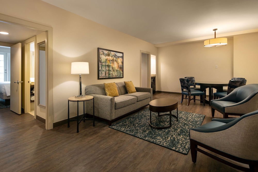 Embassy Suites by Hilton New Orleans - photo 26