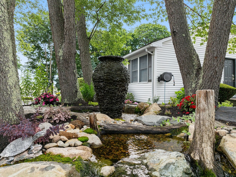 Founder's Brook Motel and Suites - photo 24