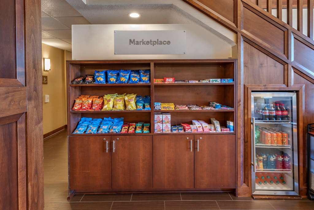 Comfort Suites Linn County - photo 57