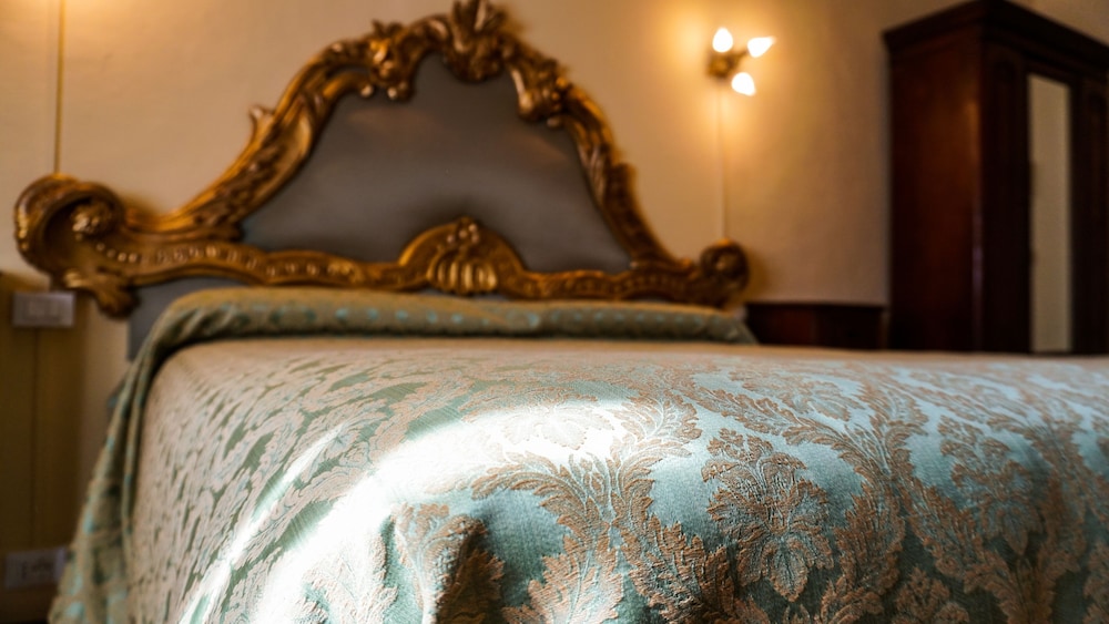 Antica Dimora della Racchetta — 4-Star Luxury Hotel in Ferrara, Italy
