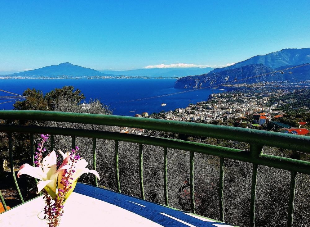 Villa Caruso with Private Pool — 4-Star Luxury Hotel in Sorrento, Italy