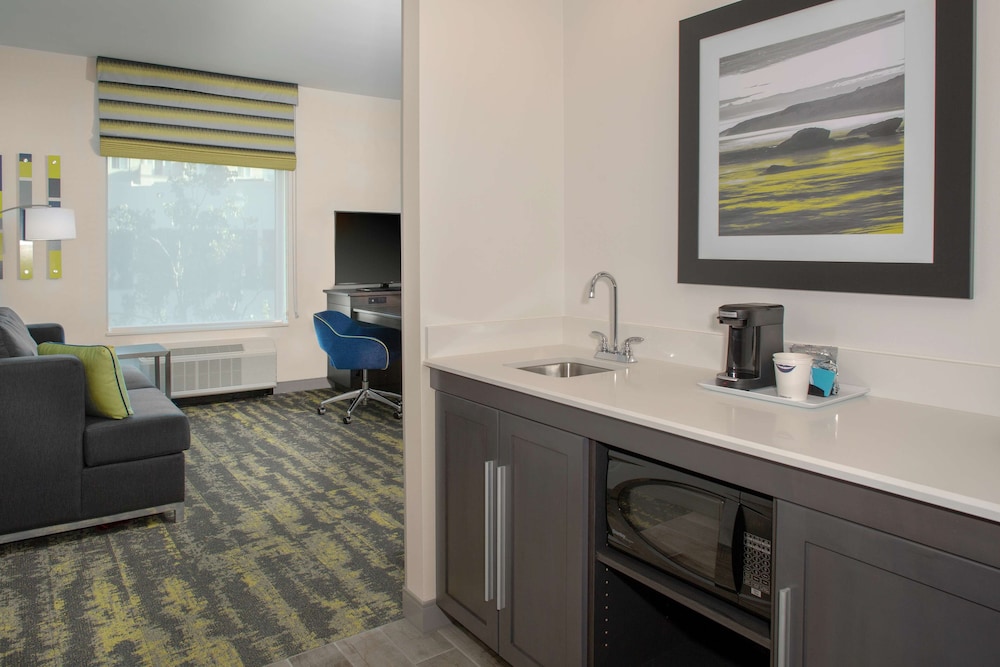 Hampton Inn & Suites Irvine Orange County Airport - photo 6