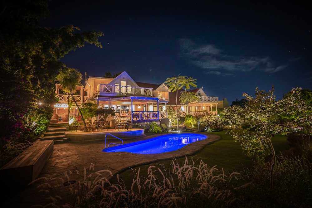 YEBO Boutique Guesthouse — 4-Star Luxury Hotel in Cape Town, South Africa