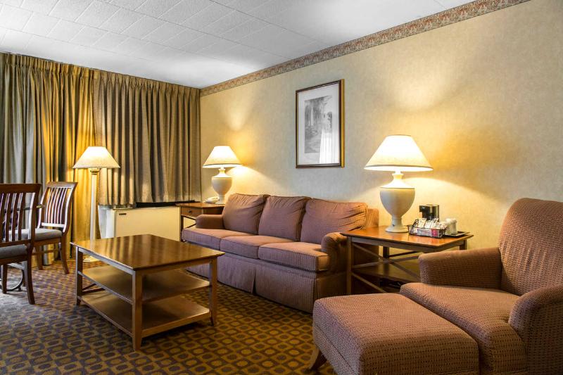Bradley Inn - photo 13