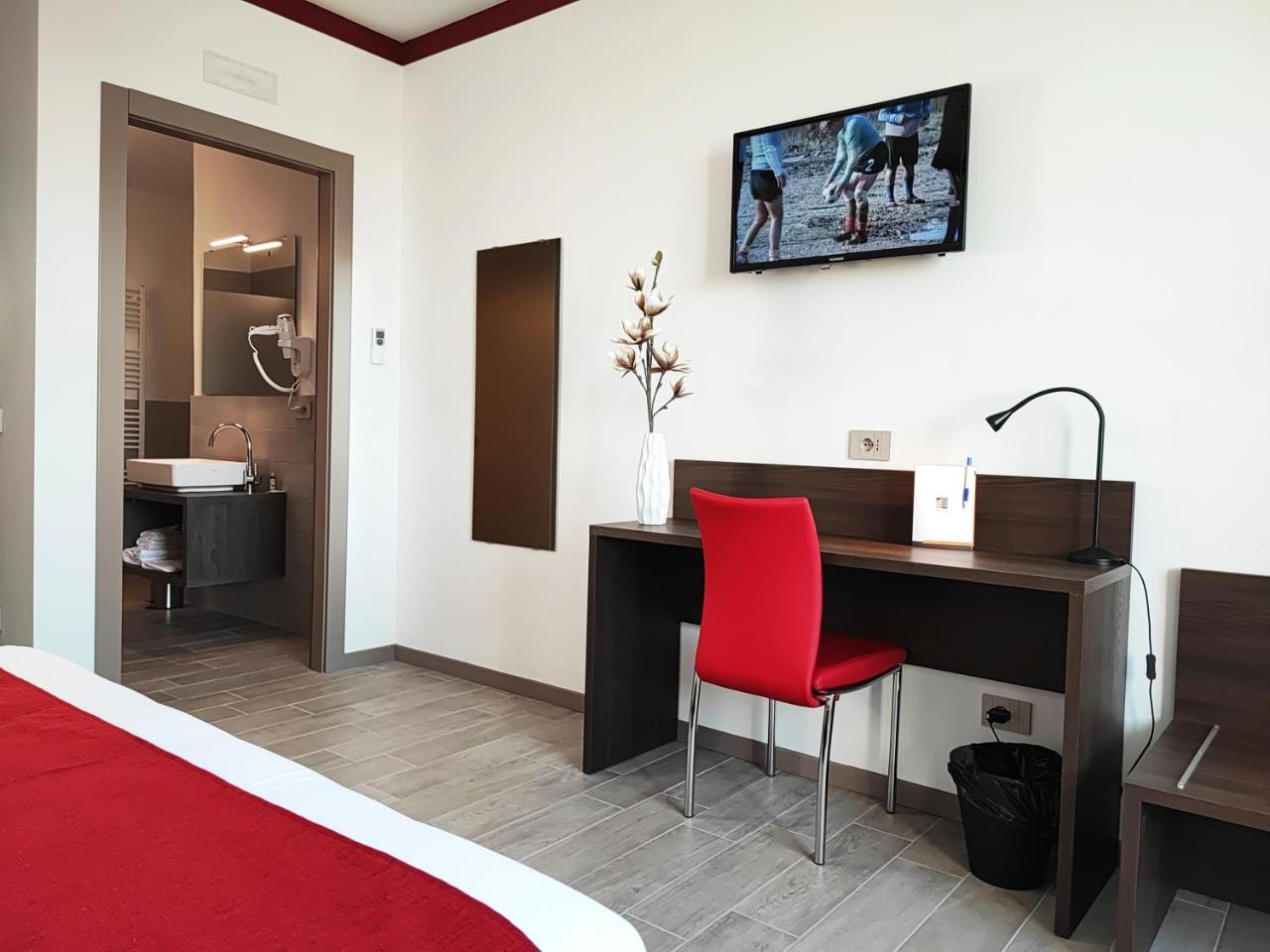 Suites Direzionale Carpi — hotel in Carpi Centro