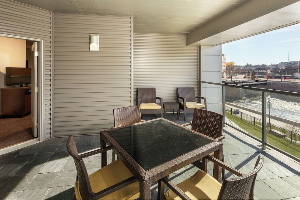 Hilton Garden Inn Sioux Falls Downtown - photo 32
