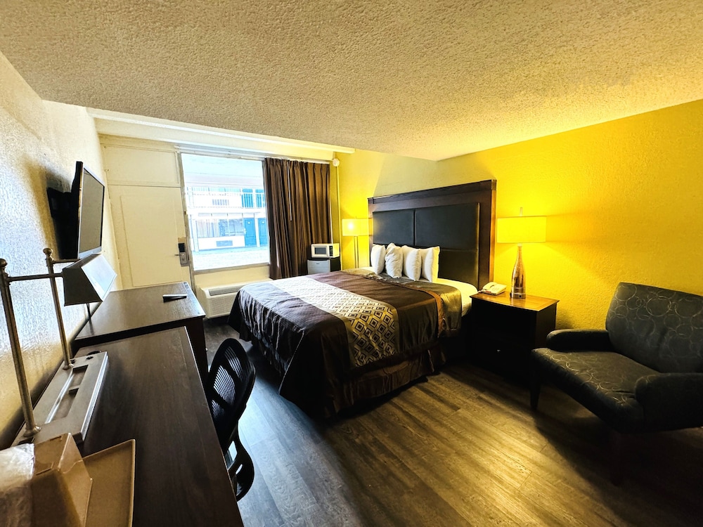 James River Inn & Suites - photo 13