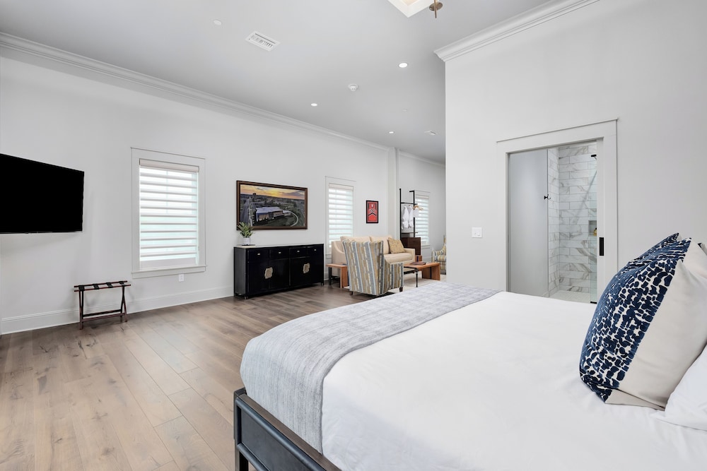 The Flying Fifty a Luxury Boutique Hotel - photo 17