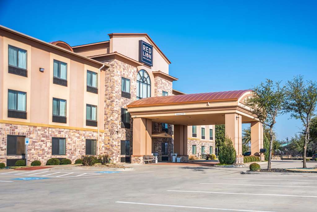 Red Lion Inn Suites Mineral Wells — Mineral Wells