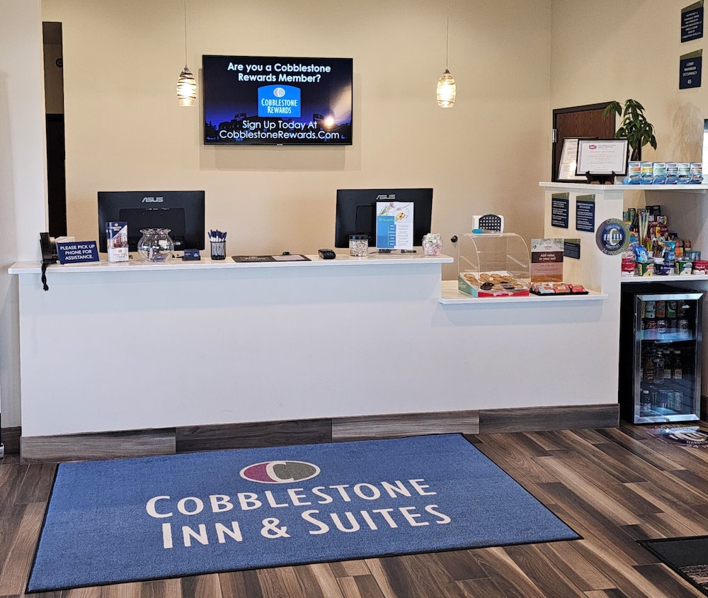 Cobblestone Inn & Suites Manchester - photo 7