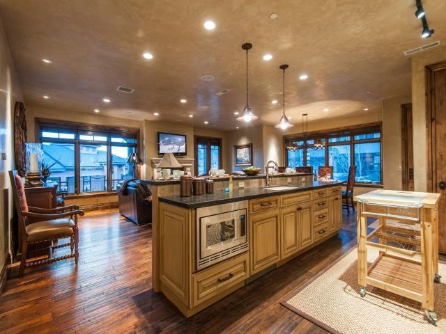 Bear Hollow Village 7 Bedroom by All Seasons Resort Lodging - photo 13