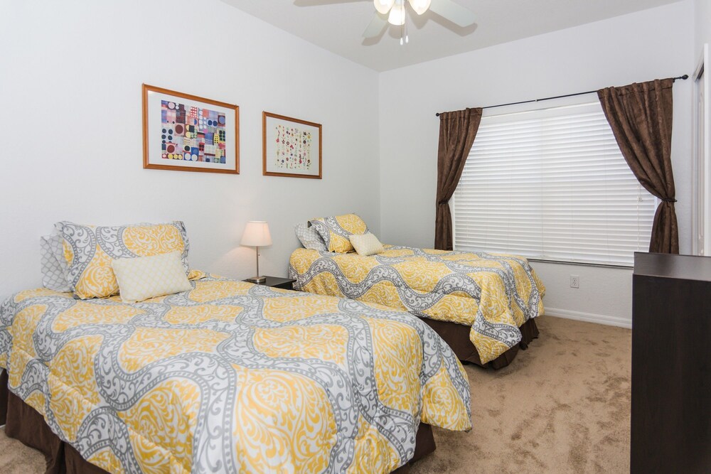 5Br 3Bath Private Townhome 13min Disney 1496ft - photo 4