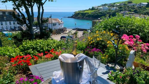 Portmellon Cove Guest House — 5-Star Luxury Hotel in Mevagissey, United Kingdom