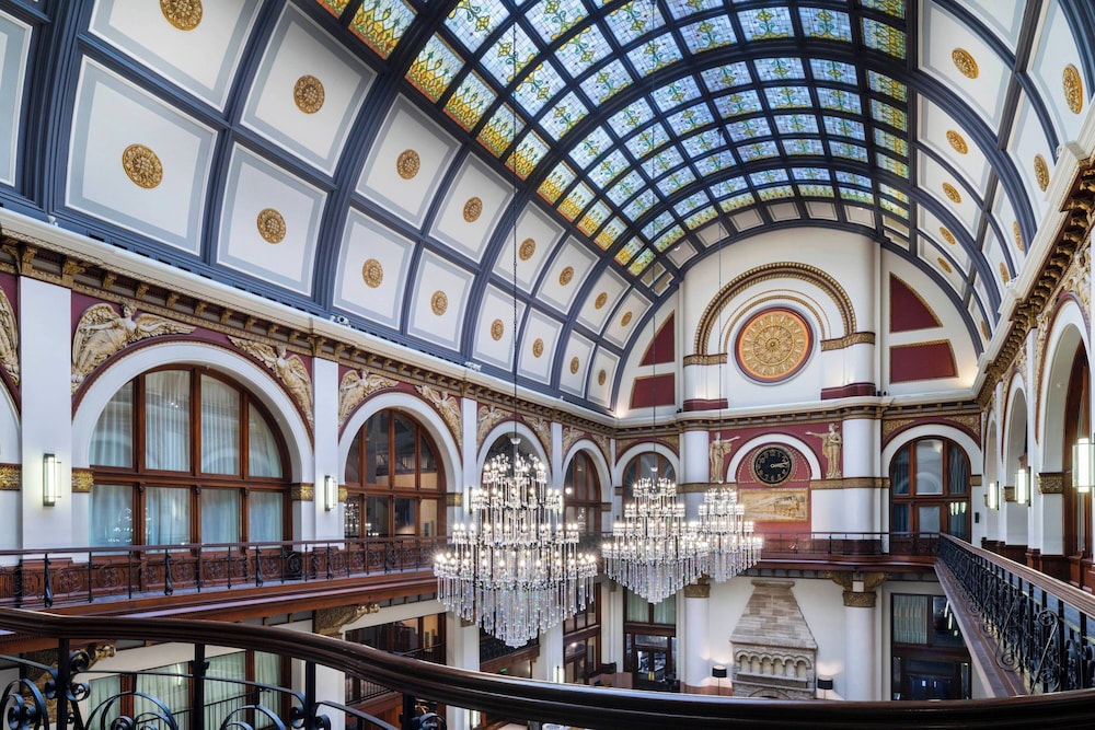 The Union Station Nashville Yards Autograph Collection - photo 3