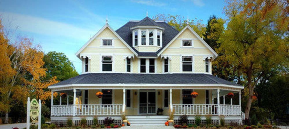 Greenway House Bed & Breakfast — 4-Star Luxury Hotel in Green Lake, United States