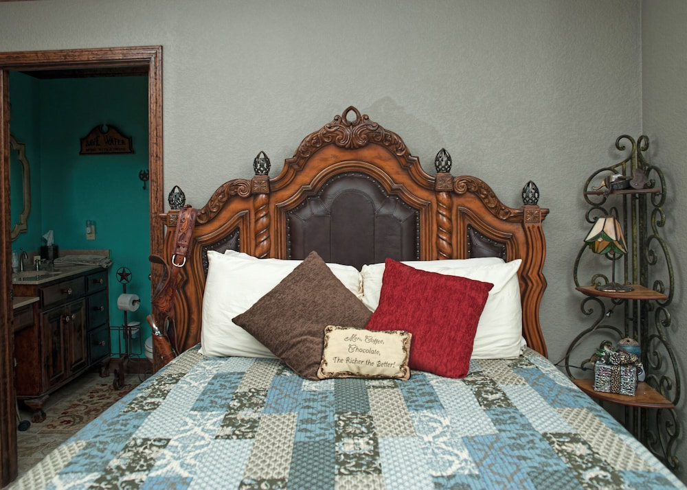 Yellow Rose Inn - photo 3