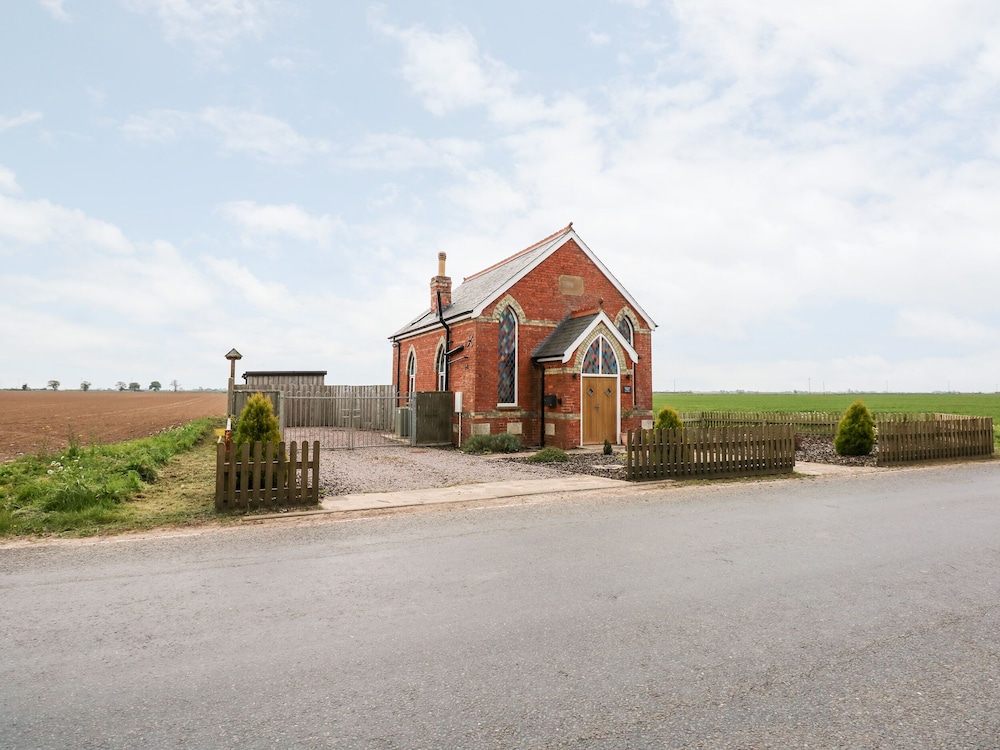 Richrose Chapel - carbon neutral hotel in Spalding