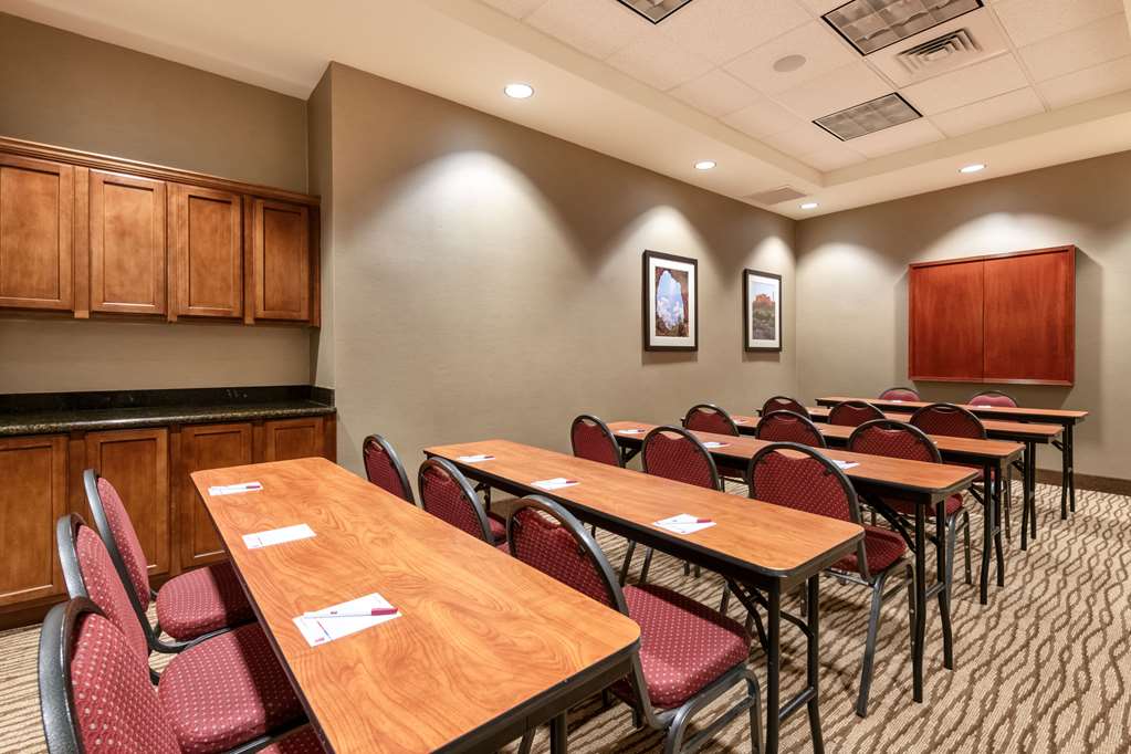 Comfort Suites Goodyear West Phoenix - photo 68