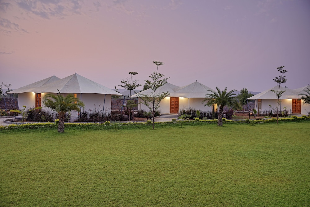 Clarks Safari Ranthambore — 4-Star Luxury Hotel in Sawai Madhopur, India