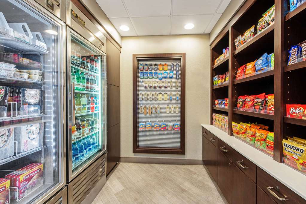 La Quinta Inn & Suites by Wyndham New Orleans Airport - photo 27