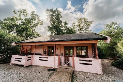 Floral Lodge Great Ayton with hot tub and onsite bistro