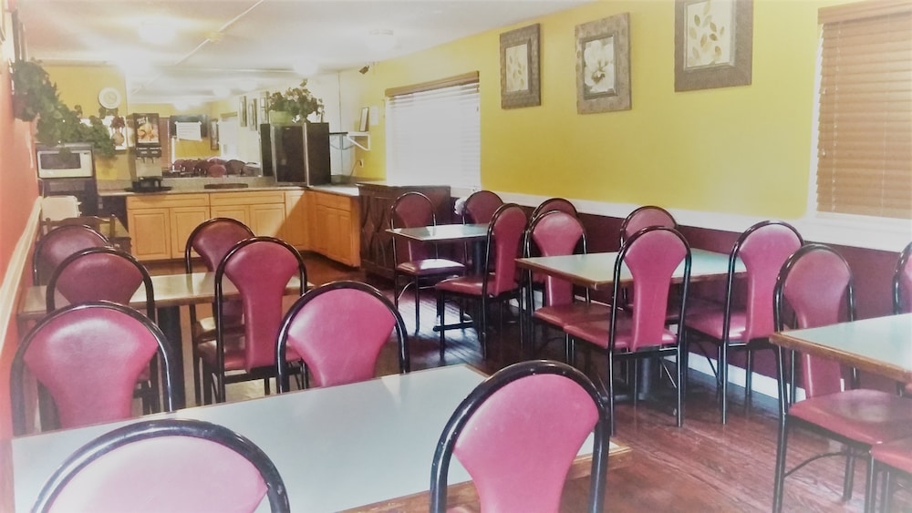 Sutton Suites Hotel - photo 15