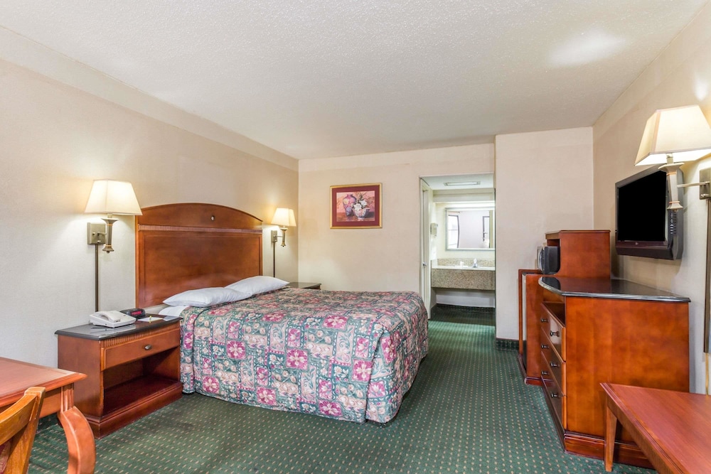Days Inn by Wyndham Camp Springs Andrews AFB DC Area - photo 8