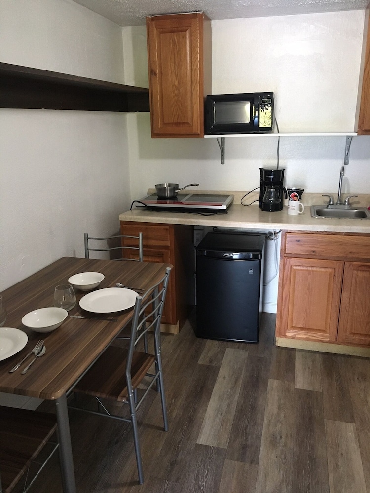 Ans Inn & Suites - photo 22