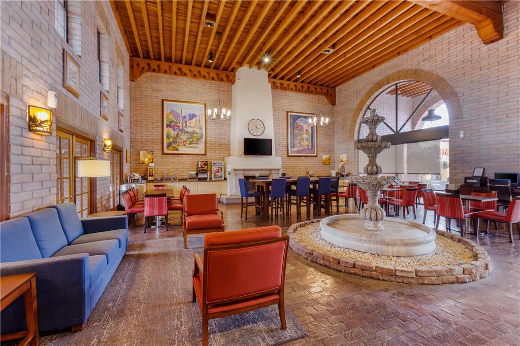 Comfort Suites Tucson near Sabino Canyon - photo 6