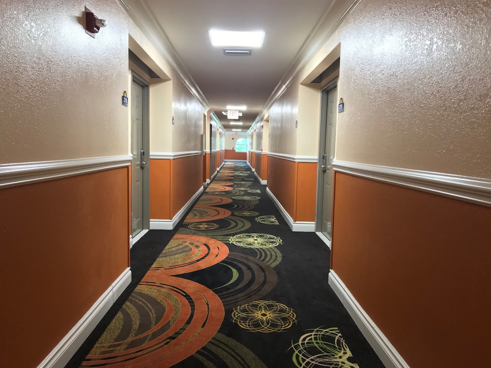 Days Inn by Wyndham San Antonio Airport - photo 38