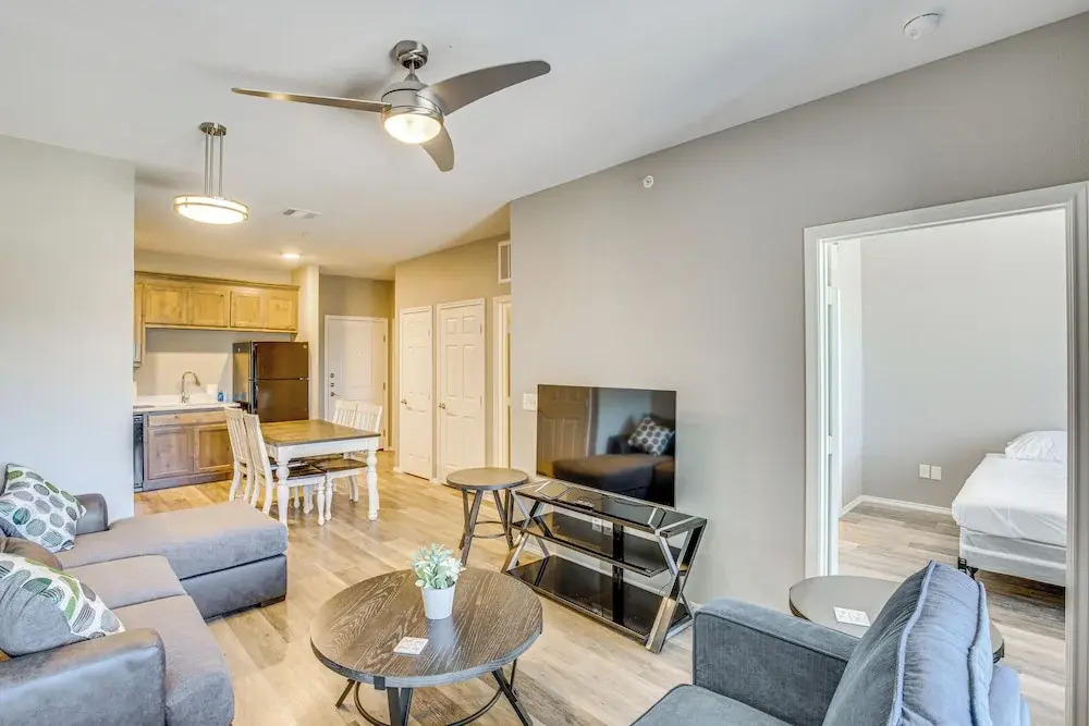 Close to Lakes Parks & Winery: Bonham Apt — 4-Star Luxury Hotel in Bonham, United States