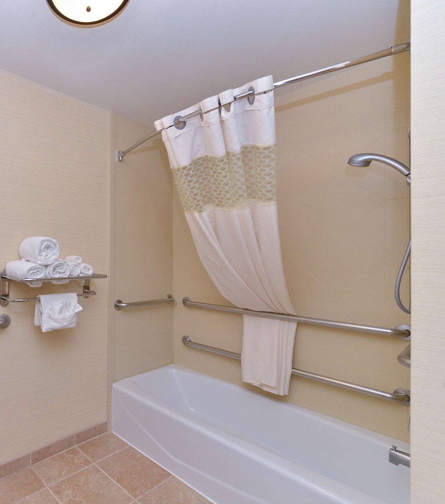 Hampton Inn Rock Springs - photo 25