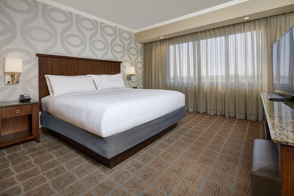 Embassy Suites by Hilton San Diego La Jolla - photo 6