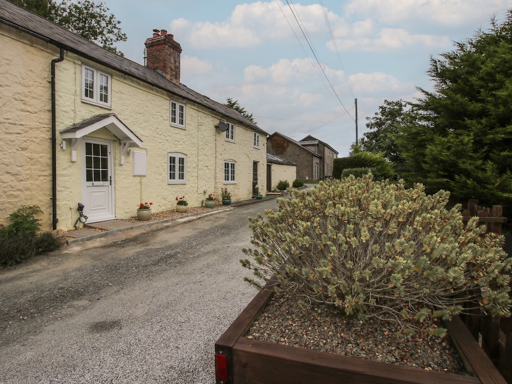 Bluebell's Cottage — 4-Star Luxury Hotel in Shrewsbury, United Kingdom