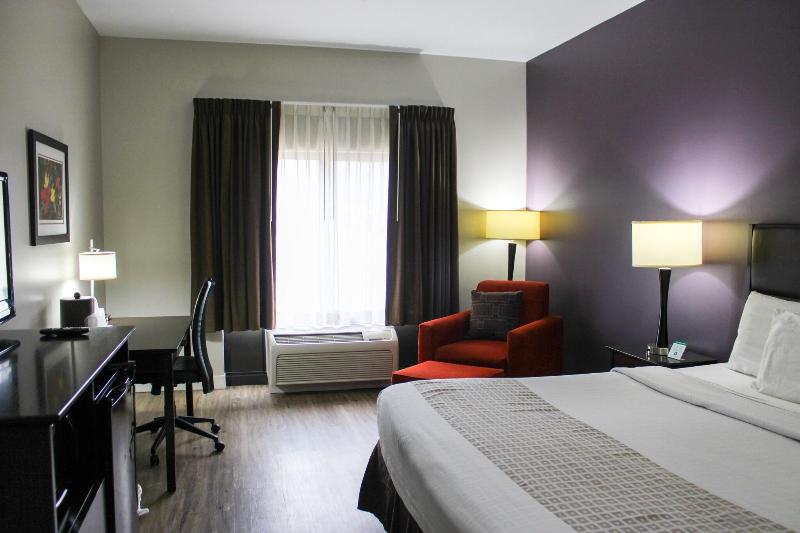 Parkwood Inn & Suites - photo 25