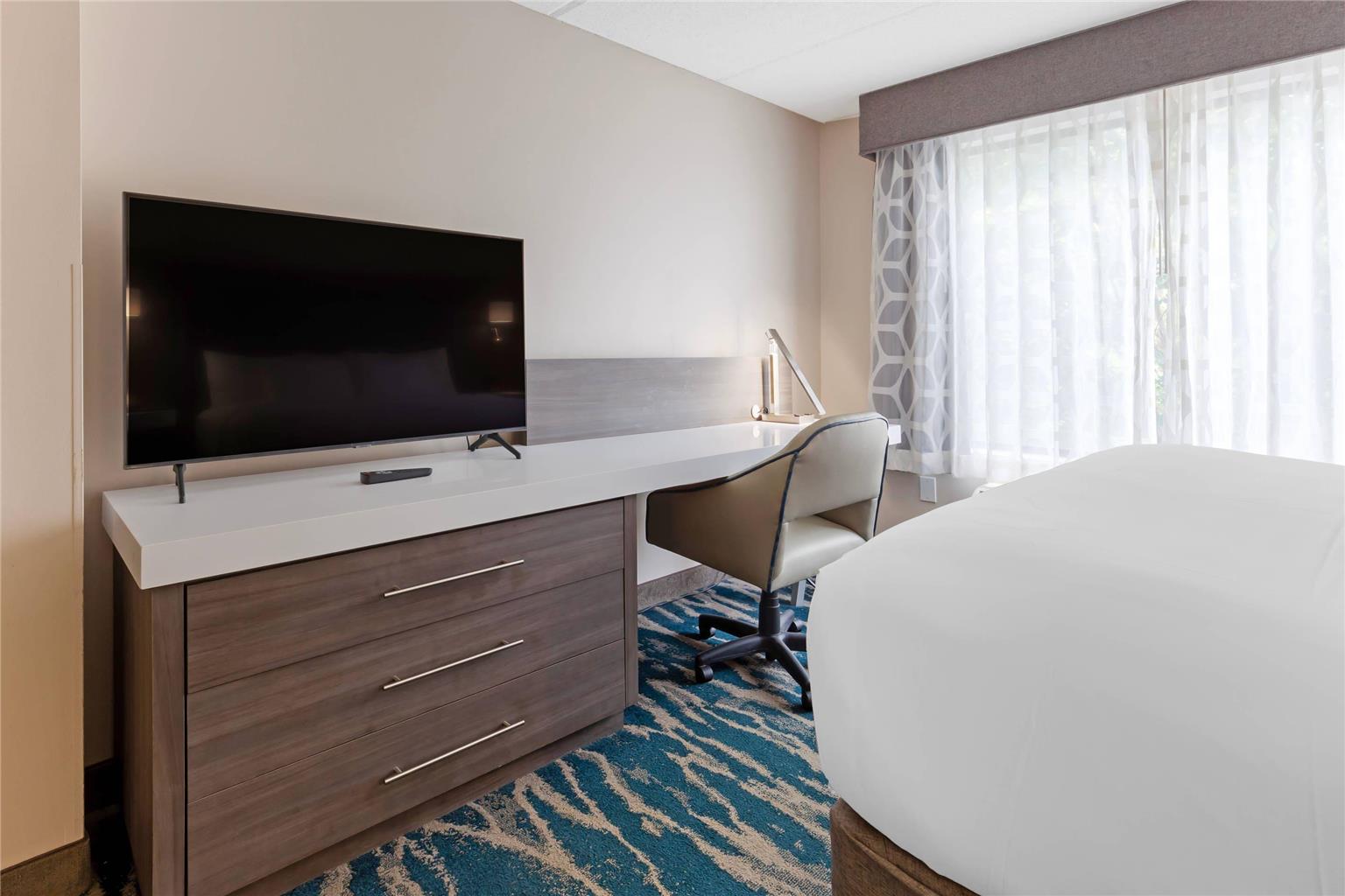 Comfort Inn & Suites Greenville Near East Carolina University - photo 8