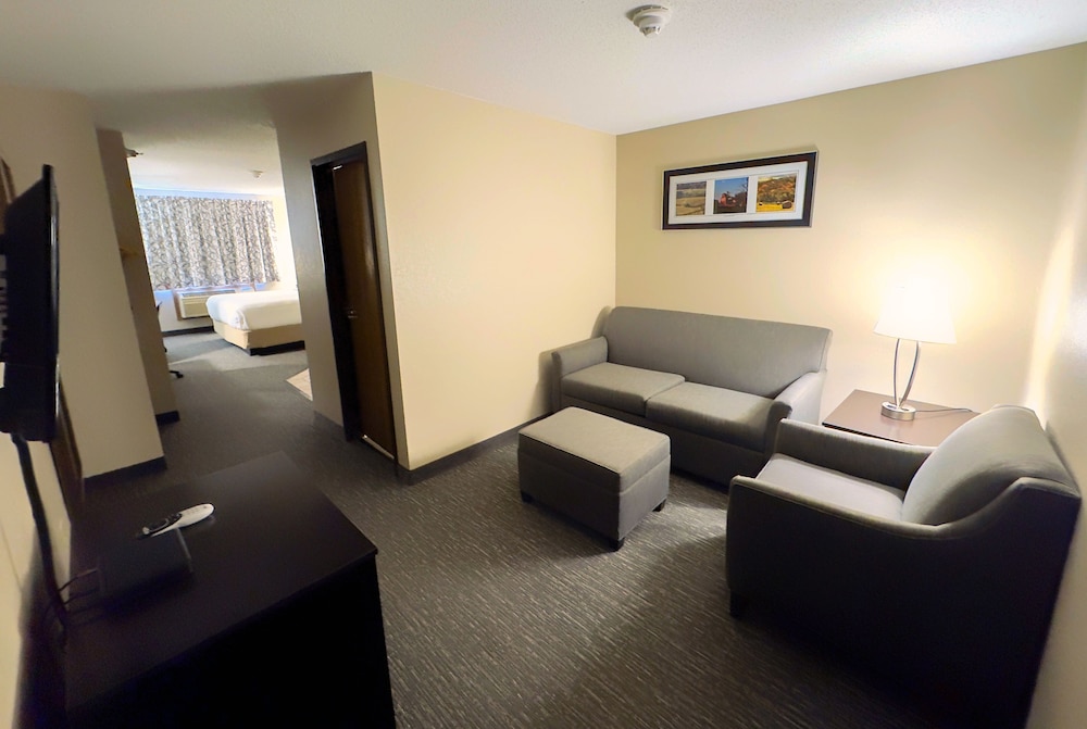 Country Trails Inn & Suites - photo 15