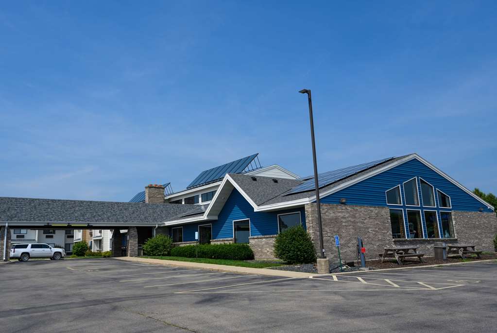 AmericInn by Wyndham Monroe - photo 11