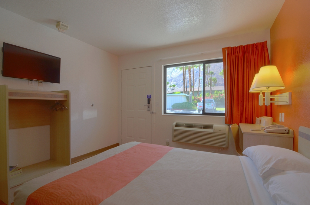 Motel 6 Palm Springs CA East Palm Canyon - photo 36